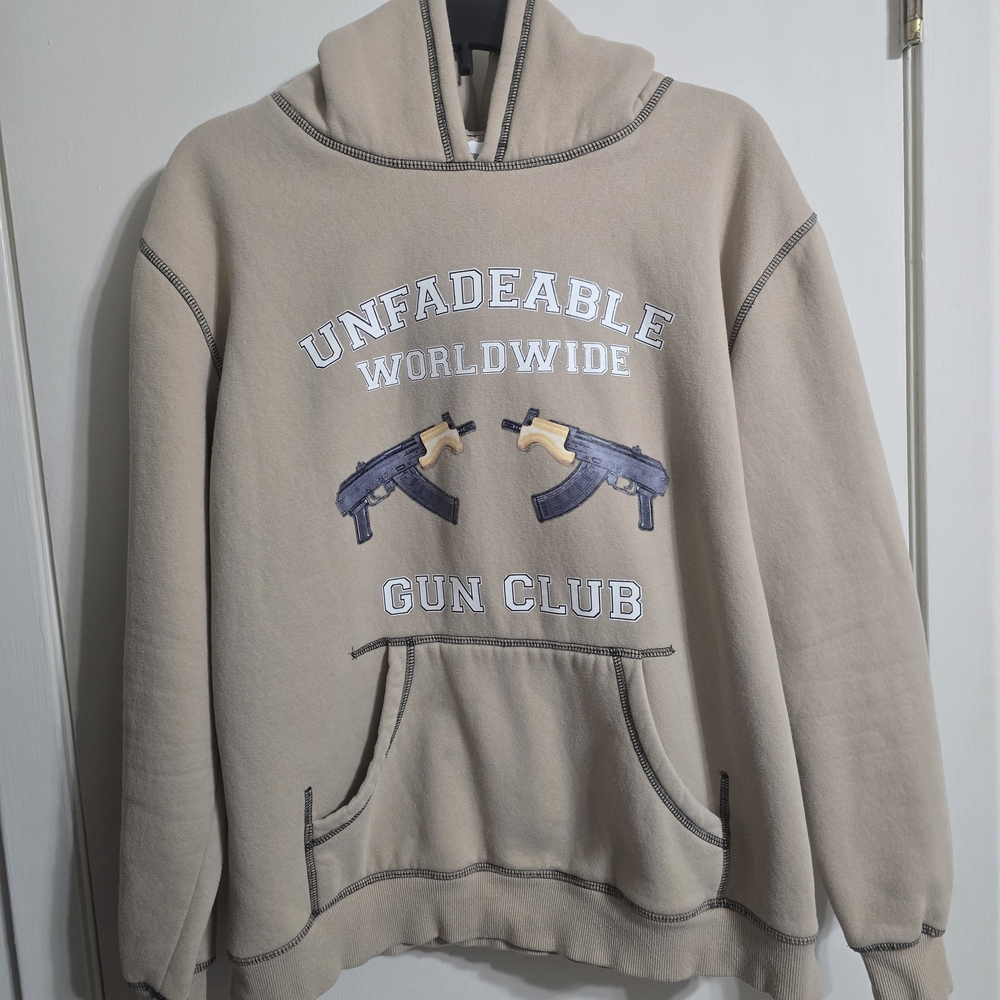 Unfadeable Worldwide Gun Club Men's Beige Hoodie -